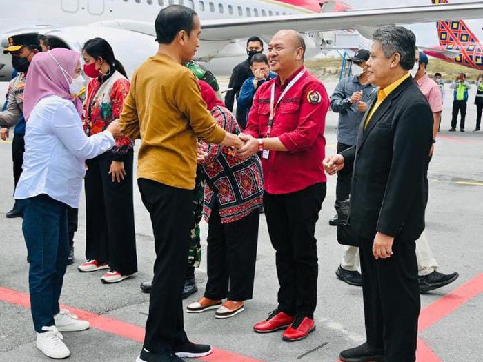 Keren! Presiden Jokowi Saksikan Langsung F1 Powerboat di Danau Toba