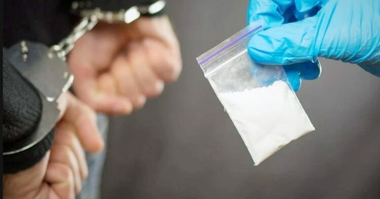 Operasi Anti-Narkoba Polsek Perdagangan,penyalahgunaan narkoba jenis shabu dan ganja,penegakan hukum dan pemberantasan narkoba,Kabupaten Simalungun Operasi anti-narkoba Polsek Perdagangan sukses tangkap 4 tersangka dengan bukti shabu dan ganja di Simalungun, 10 Oktober 2023.