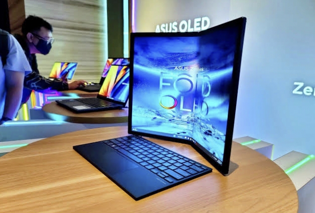 ASUS ZenBook 17 Fold (UX9702AA-F OLED711)