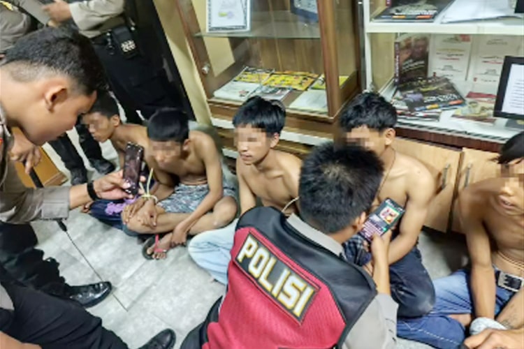 5 Anggota Geng Tawuran di Siantar Ditangkap Timsus: Barang Buktinya Ngeri!