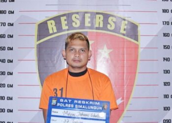 Hubungan Inses Kakak-Adik,Hubungan Inses,Kakak-Adik,Hubungan,Inses,Bengkulu,Korban,Menangis,Pelaku,Kabupaten Rejang Lebong Tampang pelaku penembakan salah sasaran di warung kopi di Kabupaten Simalungun, Melfin Johanes Sihaloho dan barang bukti diamankan.