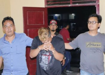 Hubungan Inses Kakak-Adik,Hubungan Inses,Kakak-Adik,Hubungan,Inses,Bengkulu,Korban,Menangis,Pelaku,Kabupaten Rejang Lebong Penembakan di Simalungun mengenai Pendi Saragih akibat salah sasaran, target asli Sarman Purba terkait sengketa tanah. Pelaku ditangkap di Jambi.