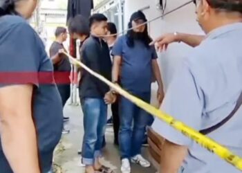 Suami di solok bunuh istri hamil delapan bulan, pelaku sudah diamankan oleh pihak kepolisian dan tengah menjalani pemeriksaan intensif.